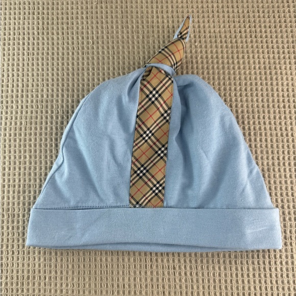 BURBERRY BABY BEANIE BLUE 6-9 MONTHS WITH CHECK PANEL IN FRONT